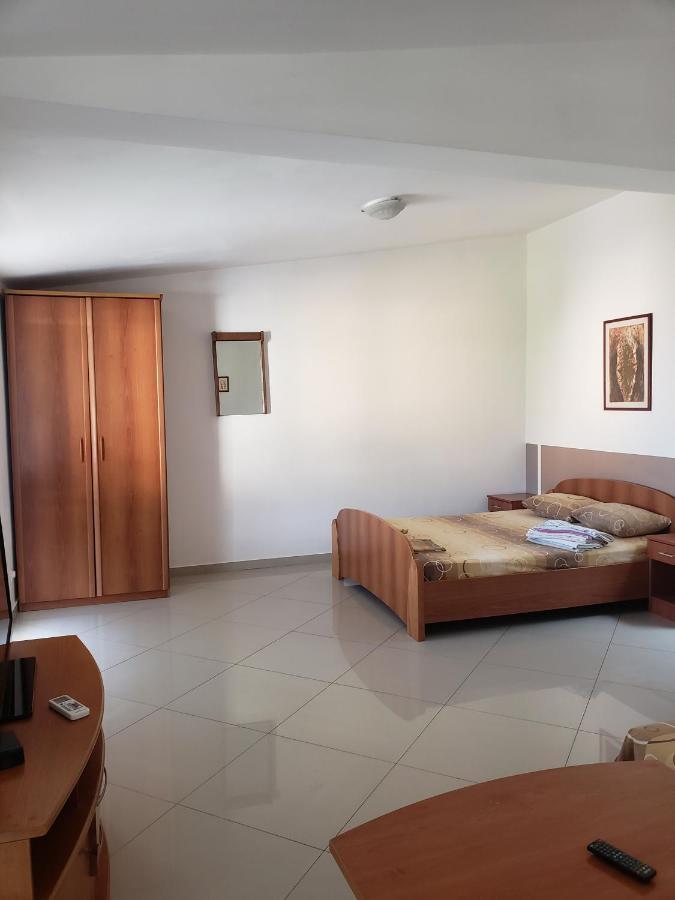 Apartments Petricevic Sutomore Exterior foto